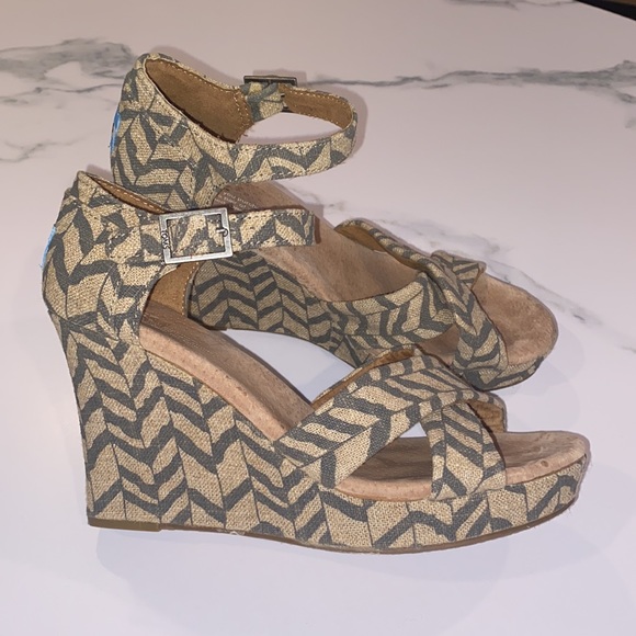 TOMS WEDGES - Picture 2 of 5